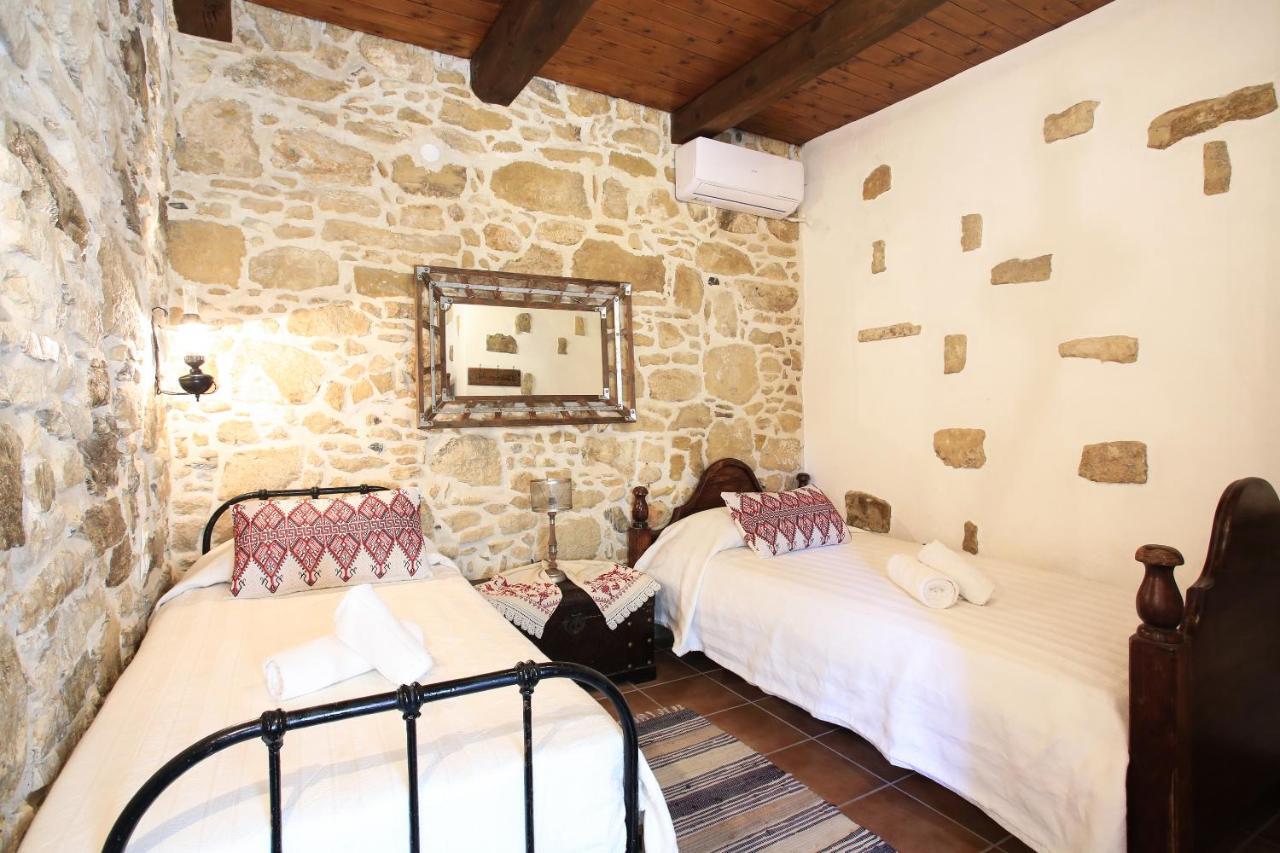 Villa Radamanthis Sivas Екстер'єр фото