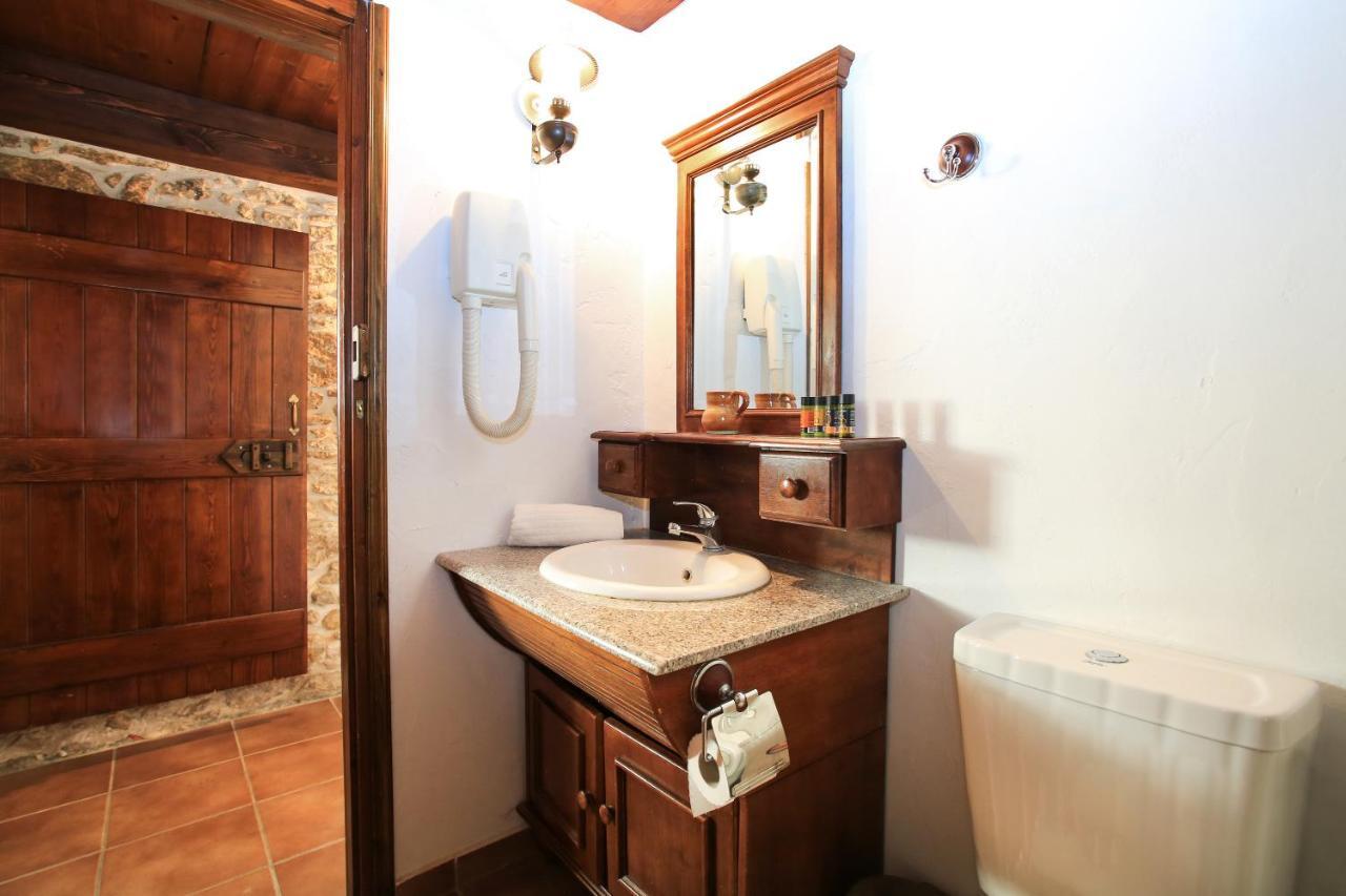 Villa Radamanthis Sivas Екстер'єр фото