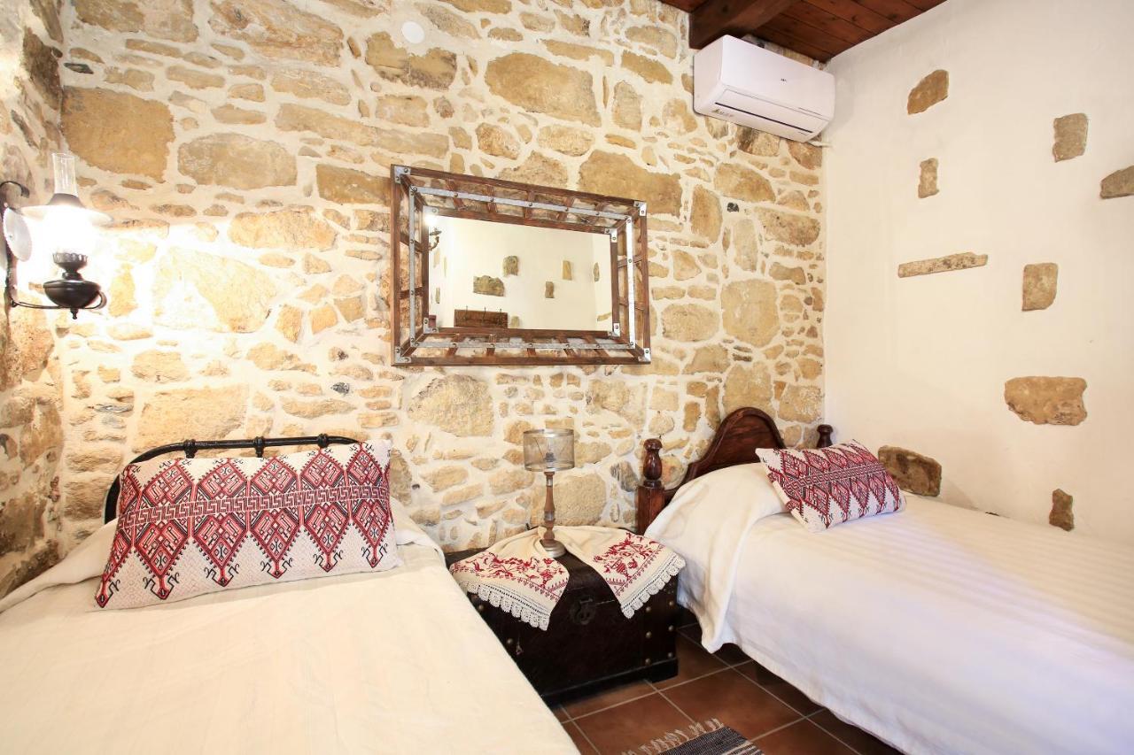 Villa Radamanthis Sivas Екстер'єр фото